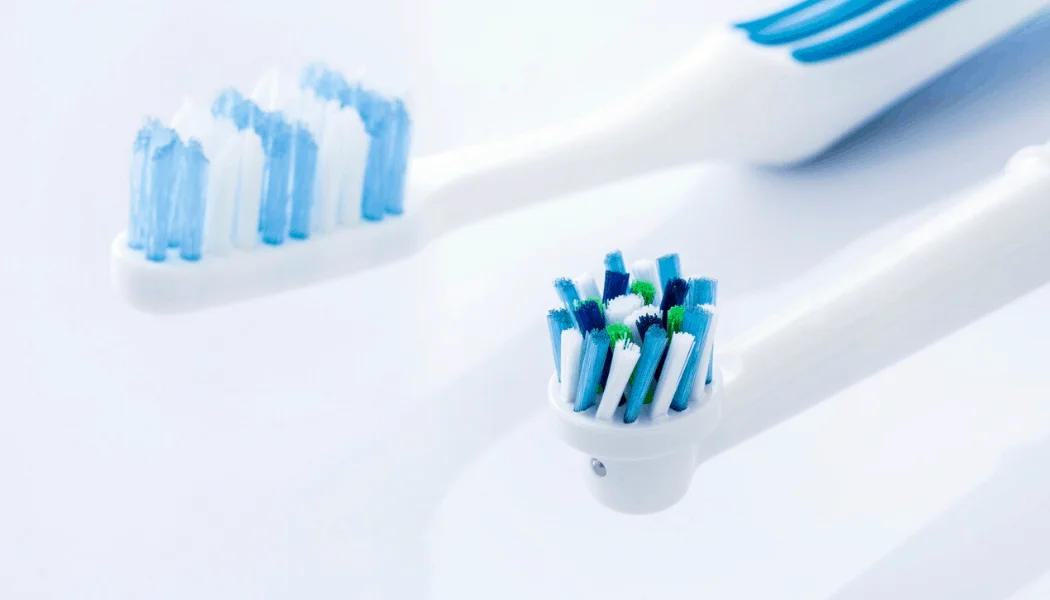 Is It Better to Use an Electric or a Manual Toothbrush?